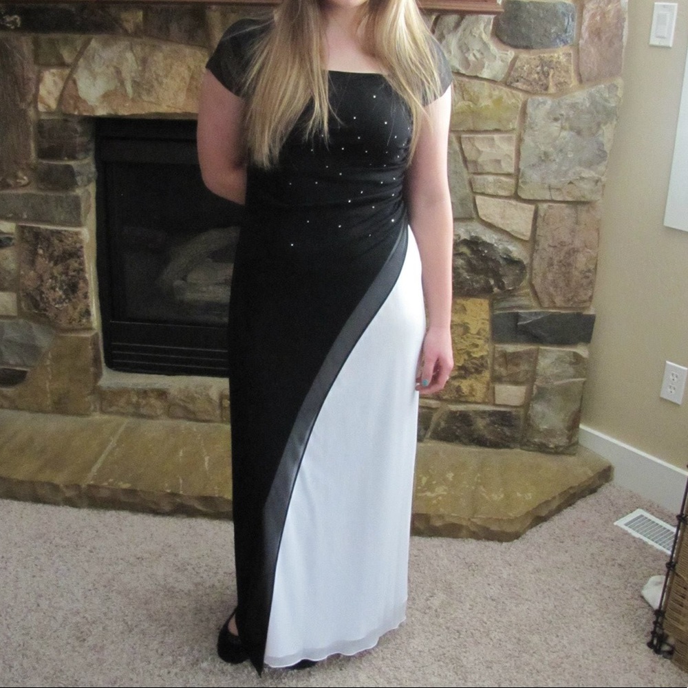 Black & White Sleeved Formal Gown